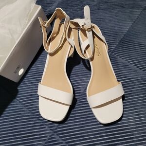 Never Worn Dream Pairs size 8 White Platform Sandals